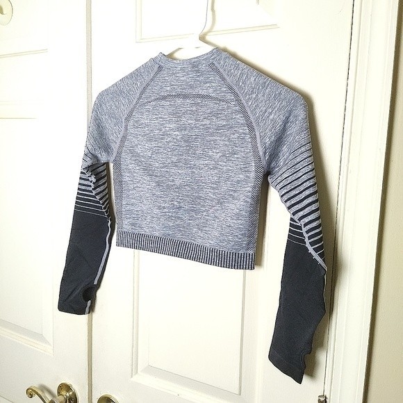 Workout Contour Seamless Long Sleeve Crop Top and High Rise Leggings - Picture 5 of 14